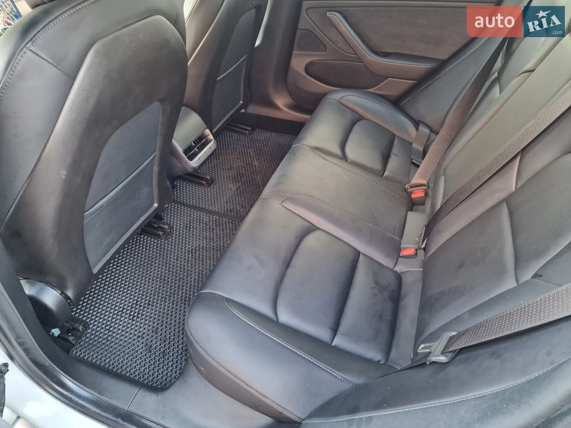 2020 Tesla Model 3 - мініатюра 16
