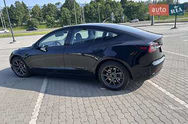 Седан Tesla Model 3 2022 в 