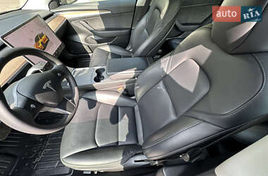 Седан Tesla Model 3 2022 в 
