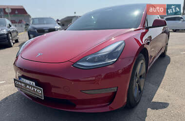 Седан Tesla Model 3 2021 в Киеве