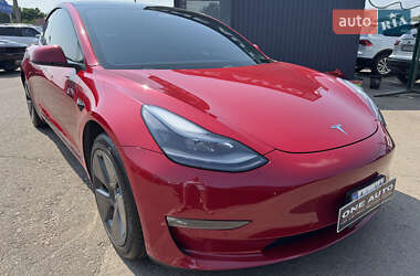 Седан Tesla Model 3 2021 в 