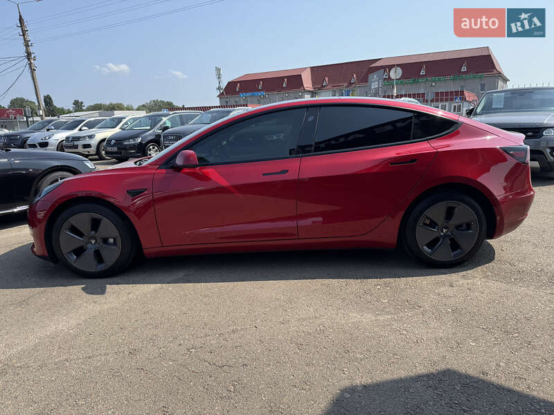 Седан Tesla Model 3 2021 в Киеве