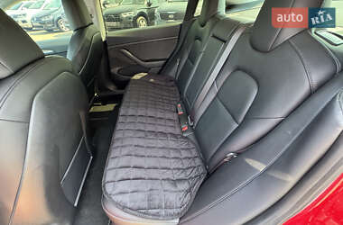 Седан Tesla Model 3 2021 в 