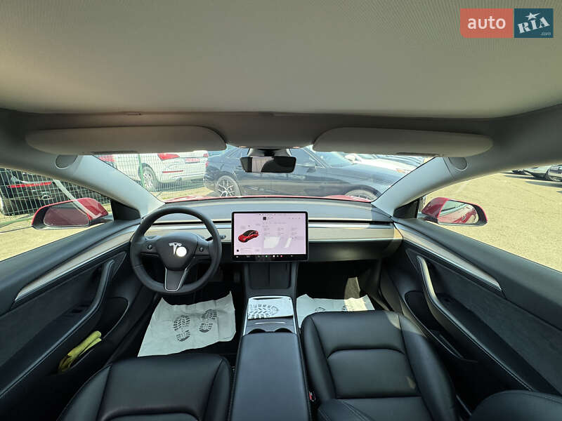 Седан Tesla Model 3 2021 в Киеве