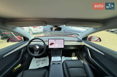 Седан Tesla Model 3 2021 в 