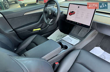 Седан Tesla Model 3 2021 в 