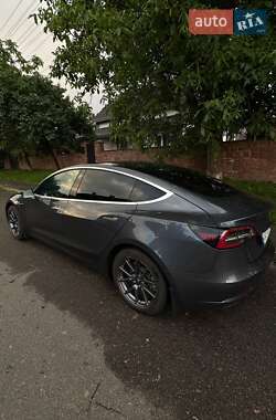 Седан Tesla Model 3 2019 в Киеве