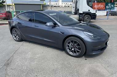 Седан Tesla Model 3 2023 в 