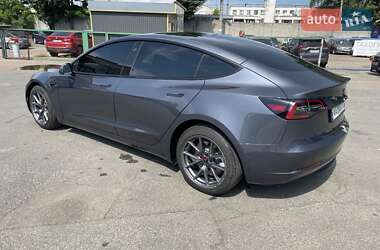 Седан Tesla Model 3 2023 в 