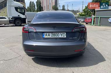Седан Tesla Model 3 2023 в 