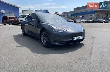 Седан Tesla Model 3 2023 в 