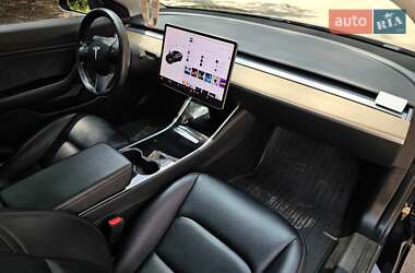 Седан Tesla Model 3 2018 в 