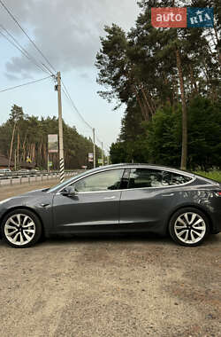 Седан Tesla Model 3 2019 в 