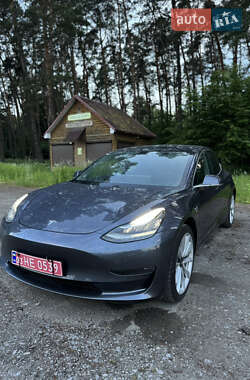 Седан Tesla Model 3 2019 в Дубно