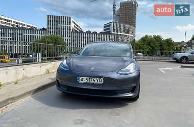 Седан Tesla Model 3 2020 в 