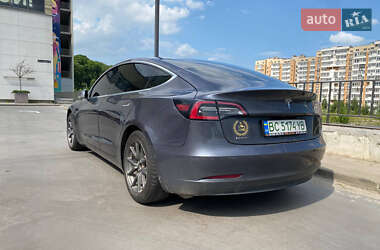 Седан Tesla Model 3 2020 в 