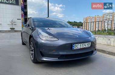 Седан Tesla Model 3 2020 в 