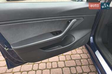 Седан Tesla Model 3 2018 в 