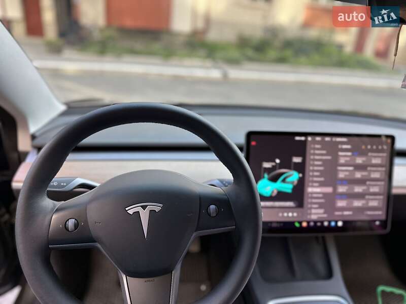 Седан Tesla Model 3 2022 в Тернополе