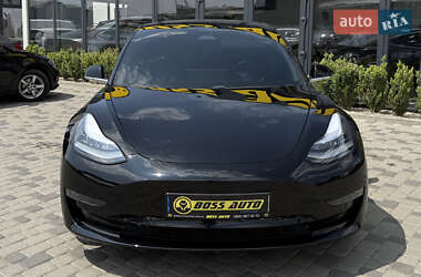 Седан Tesla Model 3 2020 в 