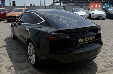 Седан Tesla Model 3 2020 в 