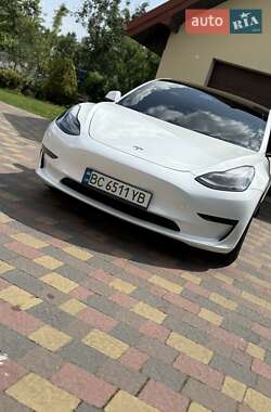 Седан Tesla Model 3 2023 в 