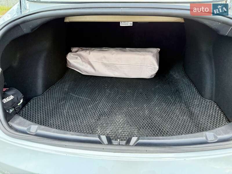 Седан Tesla Model 3 2020 в Киеве