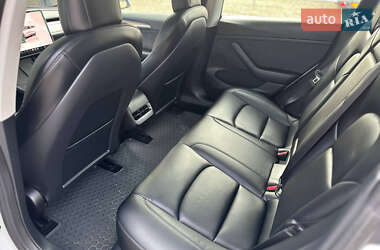 Седан Tesla Model 3 2022 в 