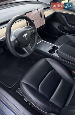 Седан Tesla Model 3 2022 в 