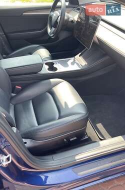 Седан Tesla Model 3 2022 в 