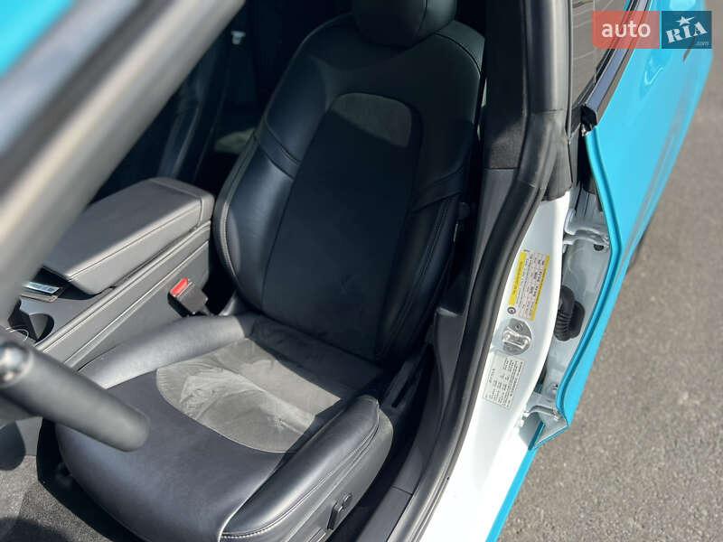 Седан Tesla Model 3 2019 в Києві