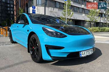 Седан Tesla Model 3 2019 в 