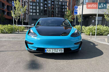 Седан Tesla Model 3 2019 в 