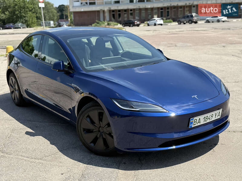 Седан Tesla Model 3 2024 в Кропивницькому