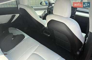 Седан Tesla Model 3 2019 в 
