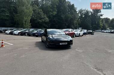Седан Tesla Model 3 2021 в Киеве