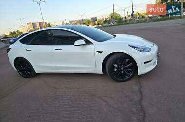 Седан Tesla Model 3 2019 в 