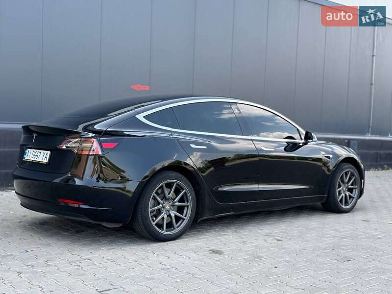 Седан Tesla Model 3 2019 в Киеве
