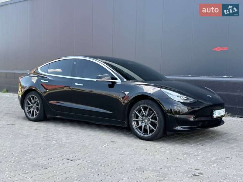 Седан Tesla Model 3 2019 в Киеве
