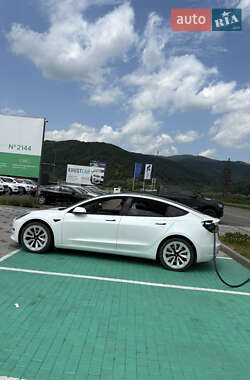 Седан Tesla Model 3 2021 в 