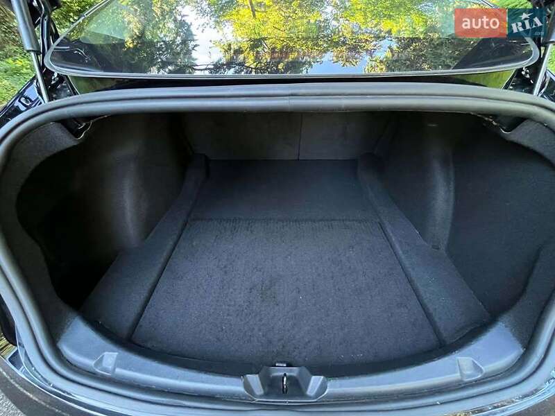 Седан Tesla Model 3 2018 в Луцьку