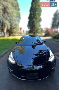 Седан Tesla Model 3 2018 в 