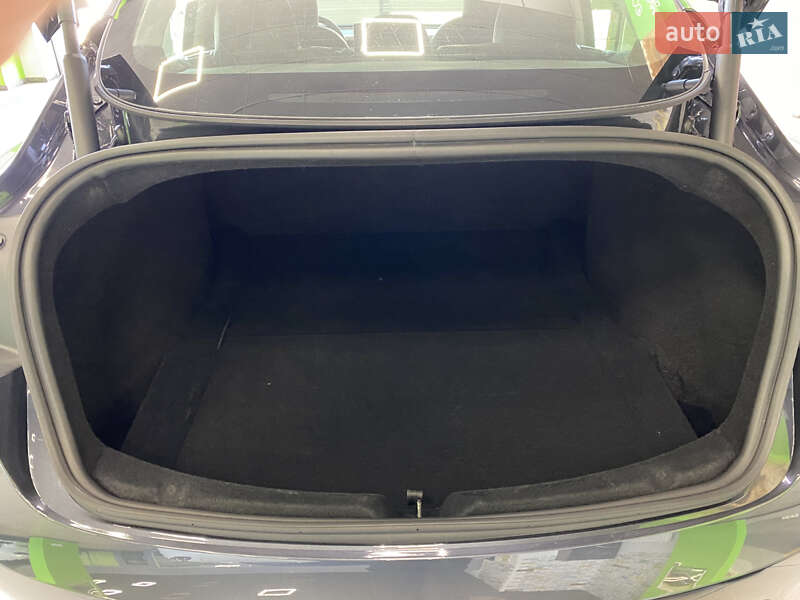 Седан Tesla Model 3 2024 в Киеве фото 43 Седан Tesla Model 3 2024 в Киеве