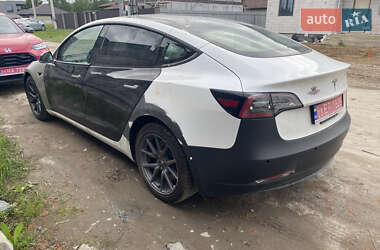 Седан Tesla Model 3 2021 в 