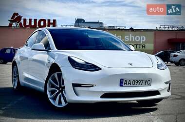 Седан Tesla Model 3 2020 в Києві