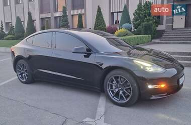 Седан Tesla Model 3 2023 в 