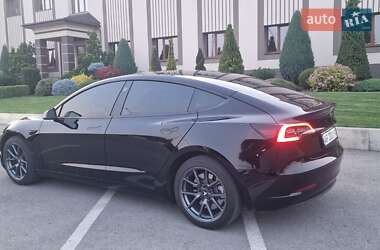 Седан Tesla Model 3 2023 в 
