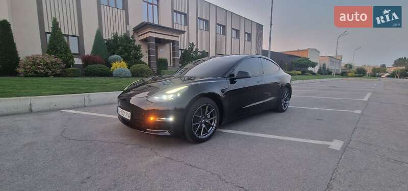 Седан Tesla Model 3 2023 в Запорожье