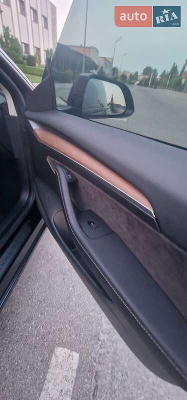 Седан Tesla Model 3 2023 в Запорожье