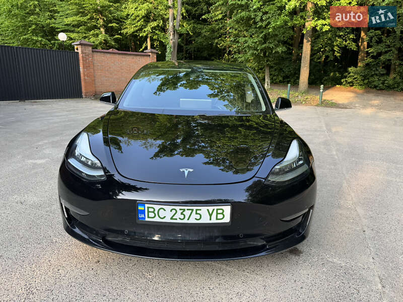 Седан Tesla Model 3 2019 в Львові